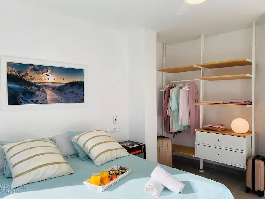 Apartamentos Aquarium 100 M2 Next To The Beach Roses Daire